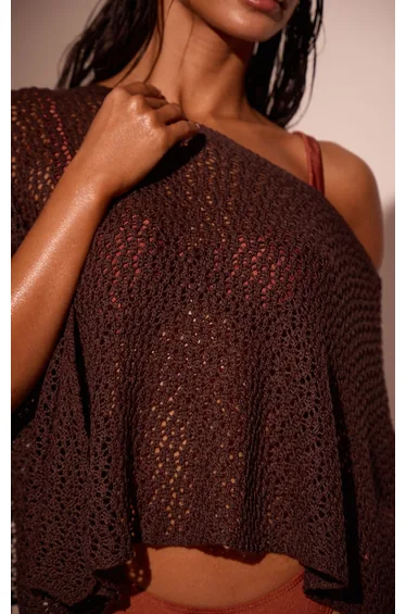 كفر اب بريتي ليتل ثينق باللون البني