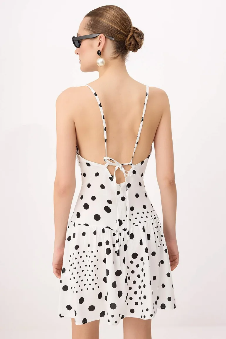 فستان قصير منقط على شكل حرف A - 3