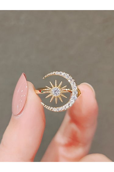 Women Gold Moon and Star Ring