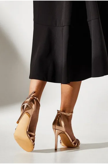 صندل بكعب عالي باللون الزهري - للمقاسات العريضة