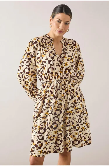 فستان ميدي جيرسية بطيات بحزام بطبعة ليوبارد 