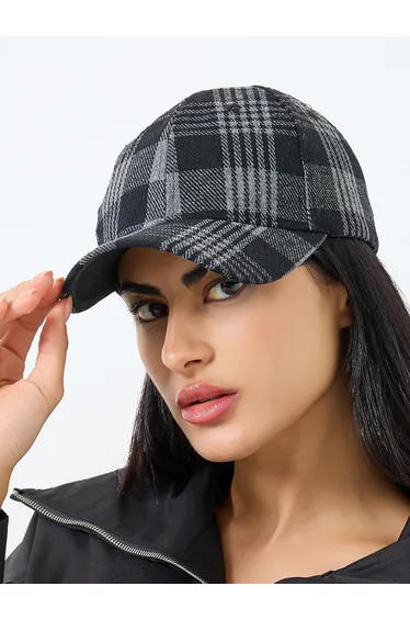 قبعة بيسبول بطبعة كاروهات - أسود