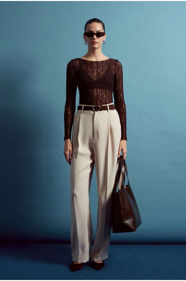 Dilvin Slim Fit Lace Boat Neck Blouse