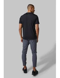 Man Active Lightweight Performance T-shirt - black - 1