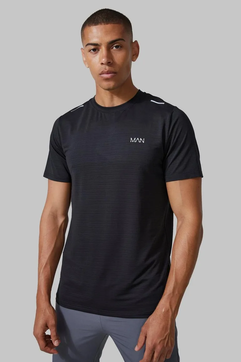 Man Active Lightweight Performance T-shirt - black
