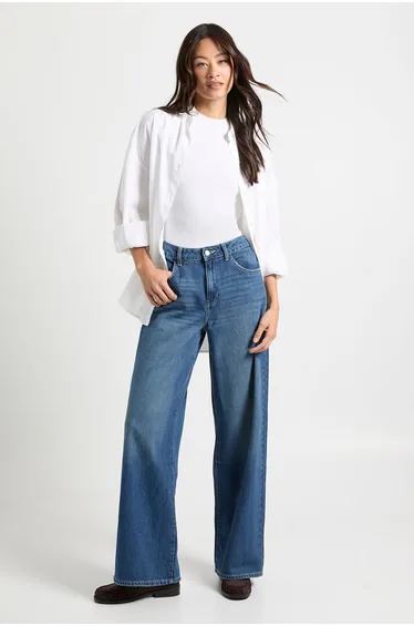 Tall Boohoo Basics Mid Waist Boyfriend Jean - vintage wash