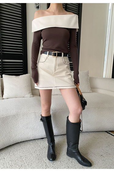 Contrast Flap Off-Shoulder Long Sleeve Top in Coffee Brown for Coffee Meetups & Weekend Outings