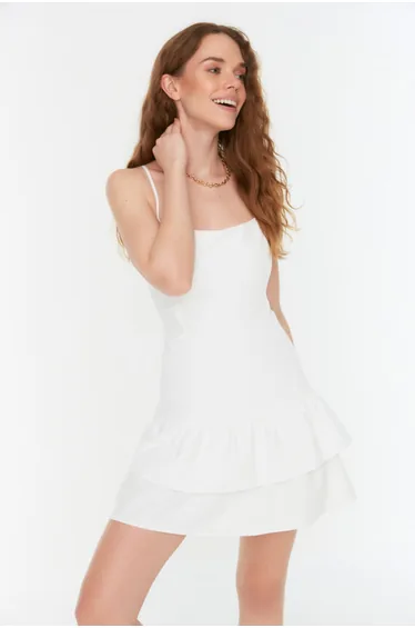 فستان قصير بتصميم بشكل A بكشكش 