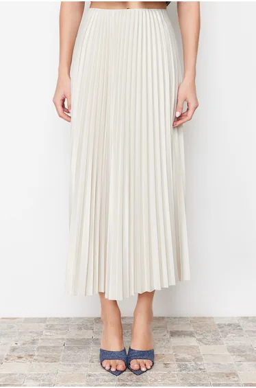 Stone Pleated Maxi Knitted Skirt