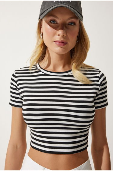 Women's Black Striped Crop Knitted T-Shirt