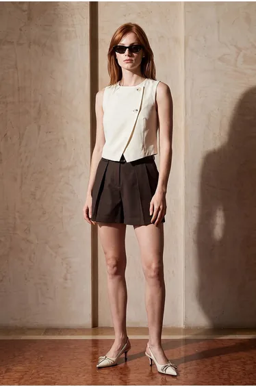 DILVIN Women’s High-Waist Pleated Tailored Shorts