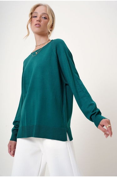 Women's Emerald Green Boat Neck Side Slit Flowy Knitwear Blouse
