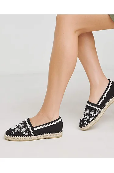 حذاء إسبادريل - قالب عريض