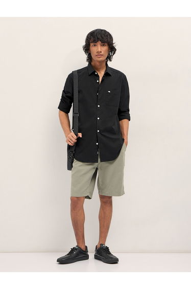 Men Solid Cotton Slim Fit Casual Shirt