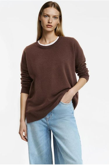 Round Neck Cashmere Jumper/Sweater with Loose Fit in Fine Knit