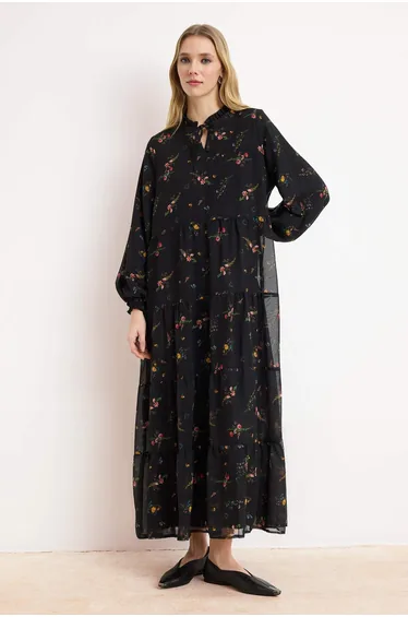 فستان بطبعة أزهار