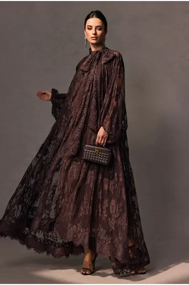 فستان ماكسي شفاف بدانتيل بنقشة أزهار