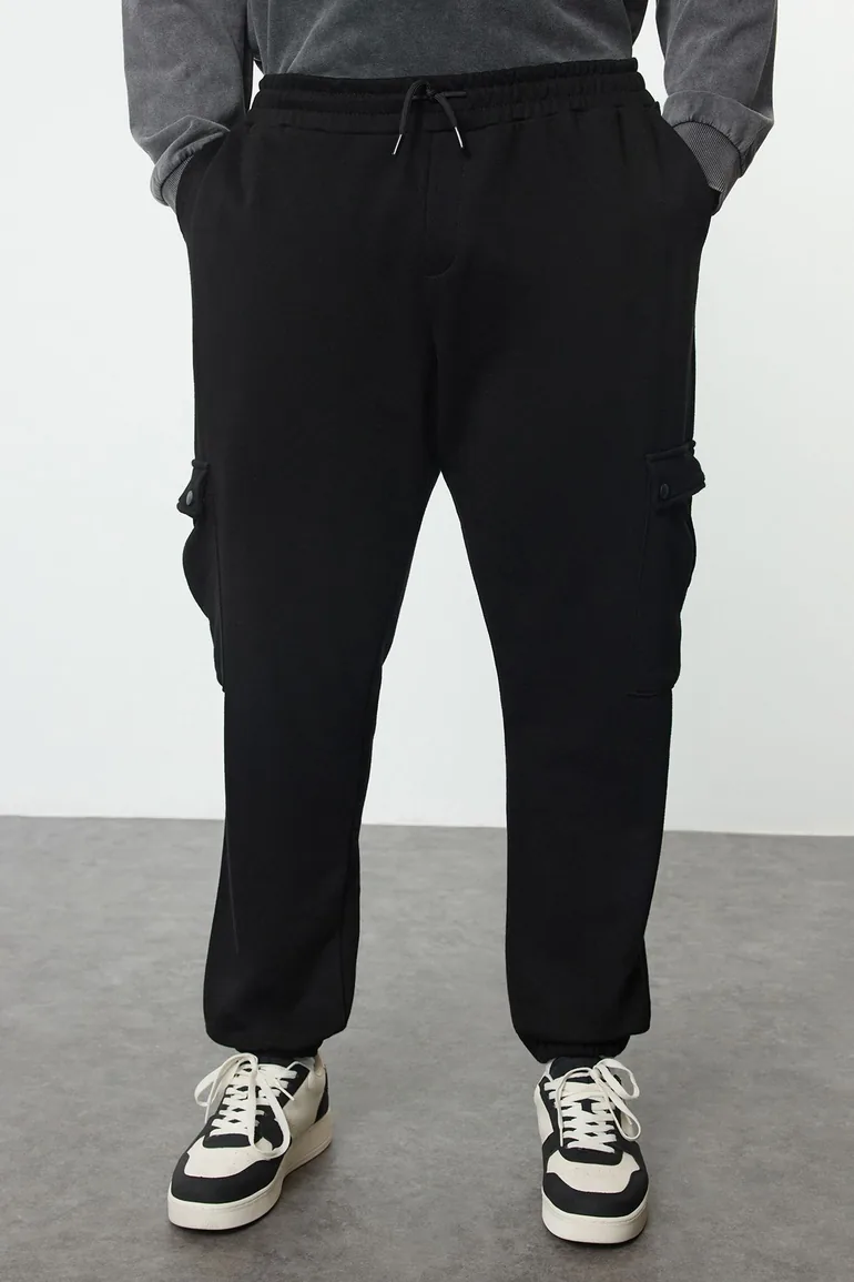 Plus Size Black Oversize/Wide Cut Cargo Pocket Thick Elastic Leg Sweatpants - 2