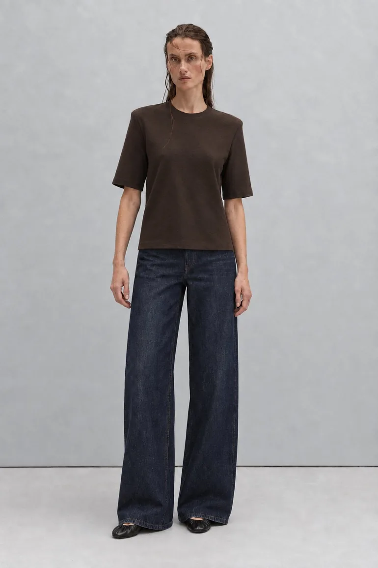BASIC T-SHIRT WITH RIBBED HEMS