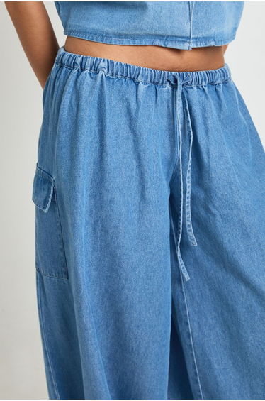 Chambray Balloon Trouser - mid wash product thumbnail 4
