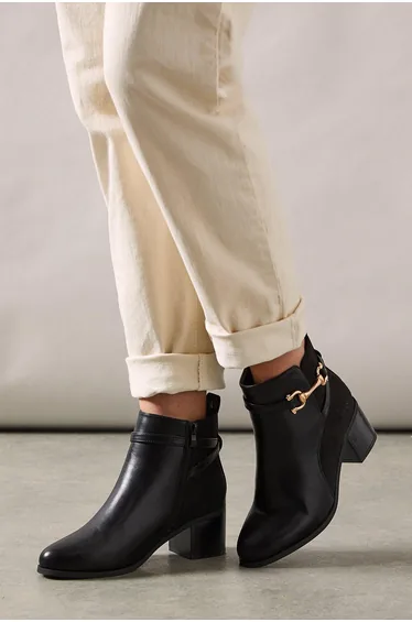 Wide Fit Antonia Side Snaffle Heeled Ankle Boots
