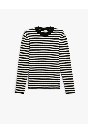 ستره صوف مخططة بأكمام طويلة بياقة دائرية