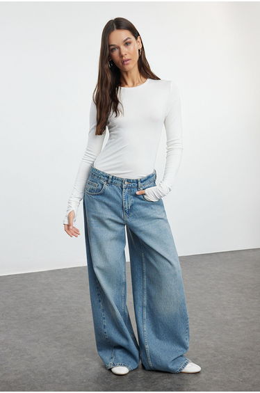Ecru Viscose/Soft Fabric Stretchy Knitted Blouse with Fingering Detail