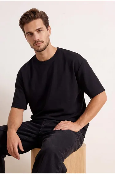 Black Wardrobe Essentials Low Shoulder Regular Fit Basic T-Shirt