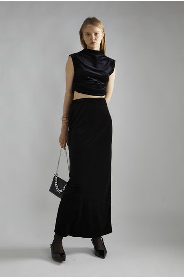 Black-Velvet Ruched Crop-Top