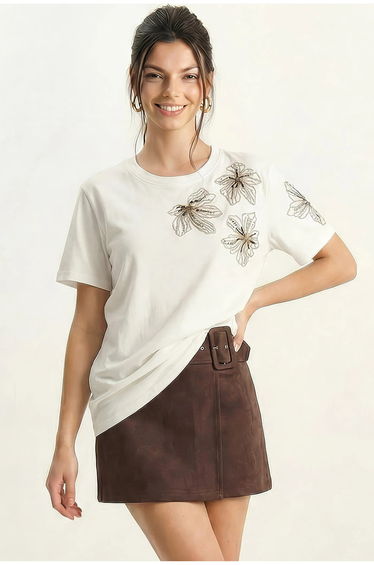 LUCCI Floral Embroidered Crew Neck T-Shirt