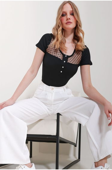 Women's Black Crew Neck Tulle Detailed Snap Closure Blouse