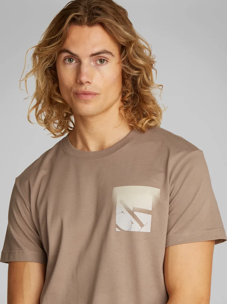 تيشيرت كالفن كلاين بأكمام قصيرة - 4