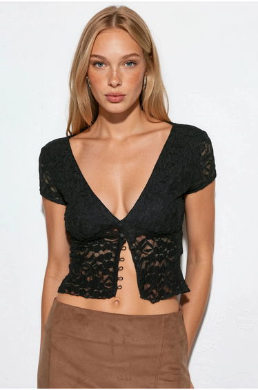 BUSEM Fitted Lace Crop Blouse With Buttons