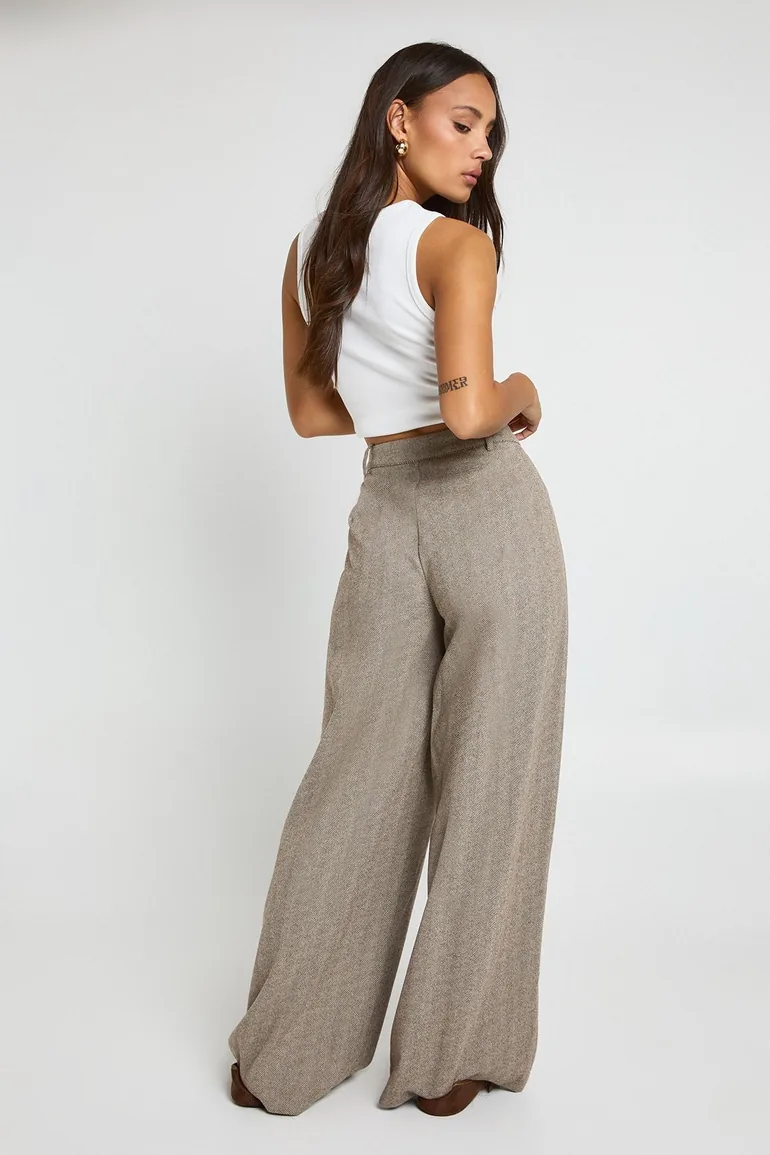 بنطلون بأرجل عريضة بنقشة متعرجة - 1