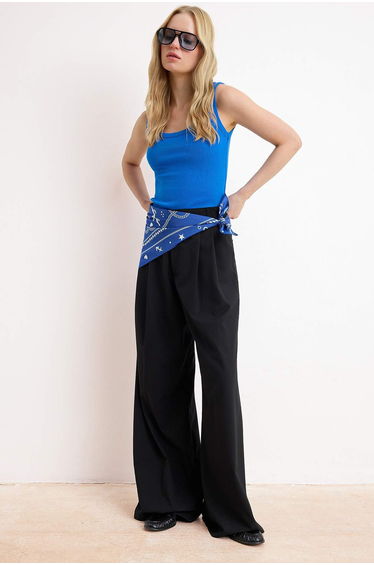 Saks Regular Pool Neck Thick Strap Sleeveless Ribbed Flexible Knitted Undershirt