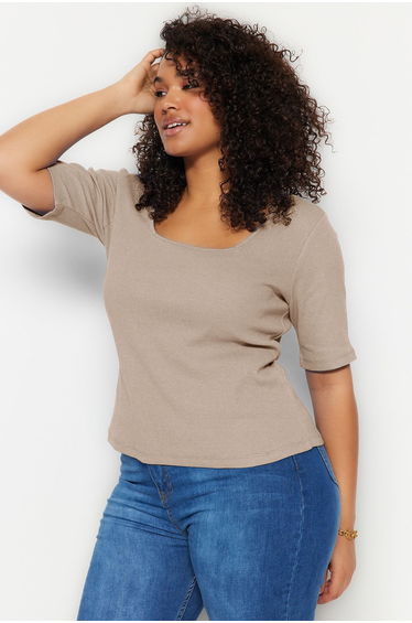 Beige Collar Contrast Piping Fitted Square Collar Camisole Knit Plus Size Basic T-Shirt