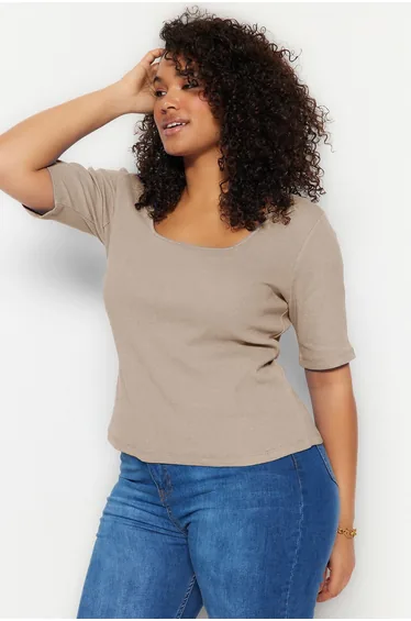 Beige Collar Contrast Piping Fitted Square Collar Camisole Knit Plus Size Basic T-Shirt