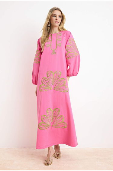 Nasiba Hafiz X Trendyol Collection Pink Embroidery Detail Woven Poplin Hijab