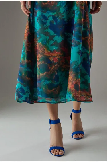 صندل ببكلة بكعب عالي عريض