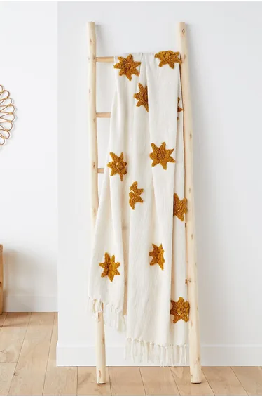 بطانية قطن بزخرفة نافرة بشراشيب