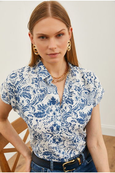 Women's Ecru Navy Blue Woven Viscose Patterned Bat Shirt