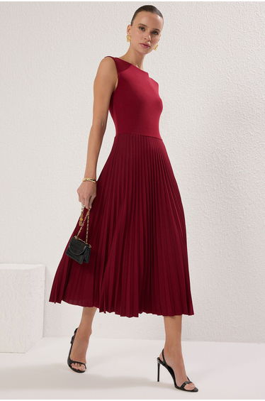 Burgundy Pleated Lined Sleeveless Stretch Knit Midi Dress