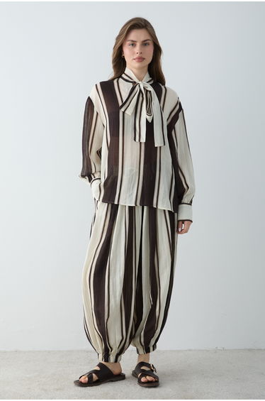 Ecru Woven Bottom&Top Set -