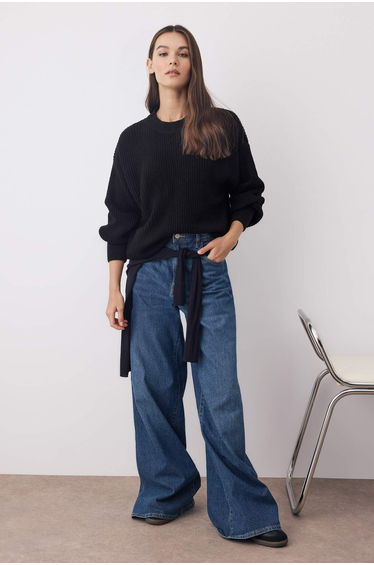 Sweater - Black - Oversize