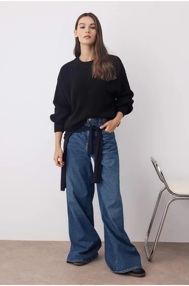 Sweater - Black - Oversize