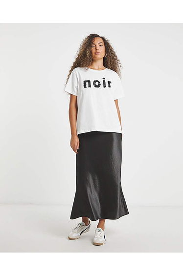 Noir Beaded Floral Graphic T-Shirt
