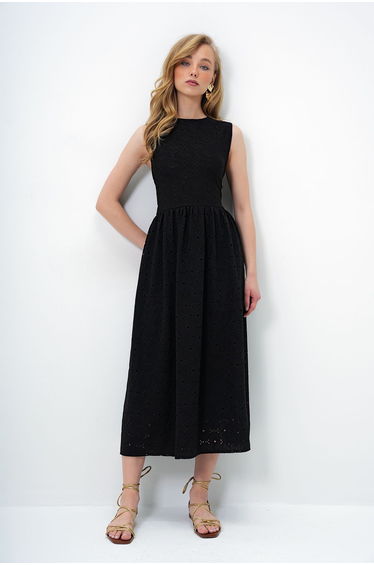 Women's Black Hidden Zipper Sleeveless Premium Guipure Dress