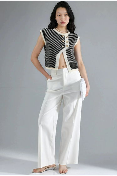 MY FASHION Textured Knitwear Cropped Waistcoat with Button Closure