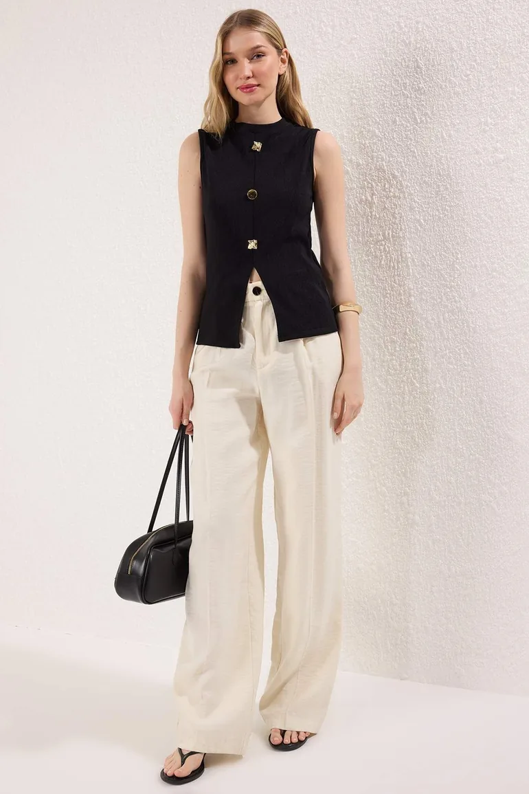 Black Accessory Buttoned Crew Neck Regular Boy Vest Knitted Blouse