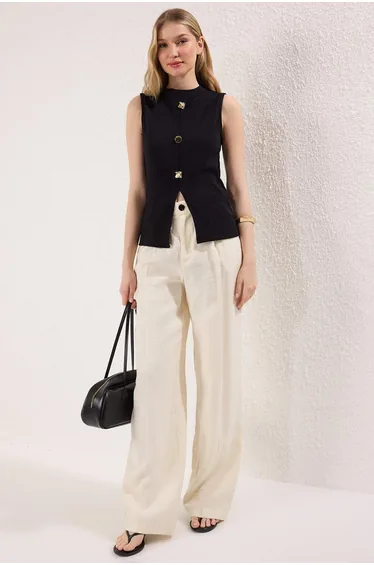 Black Accessory Buttoned Crew Neck Regular Boy Vest Knitted Blouse